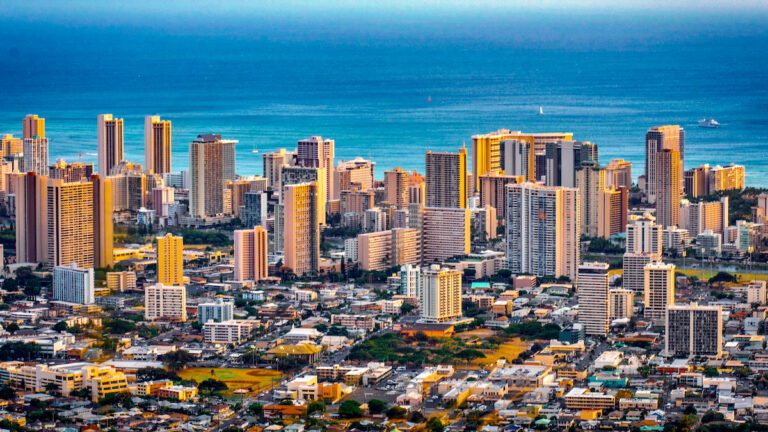How to Franchise Your Business in Hawaii: